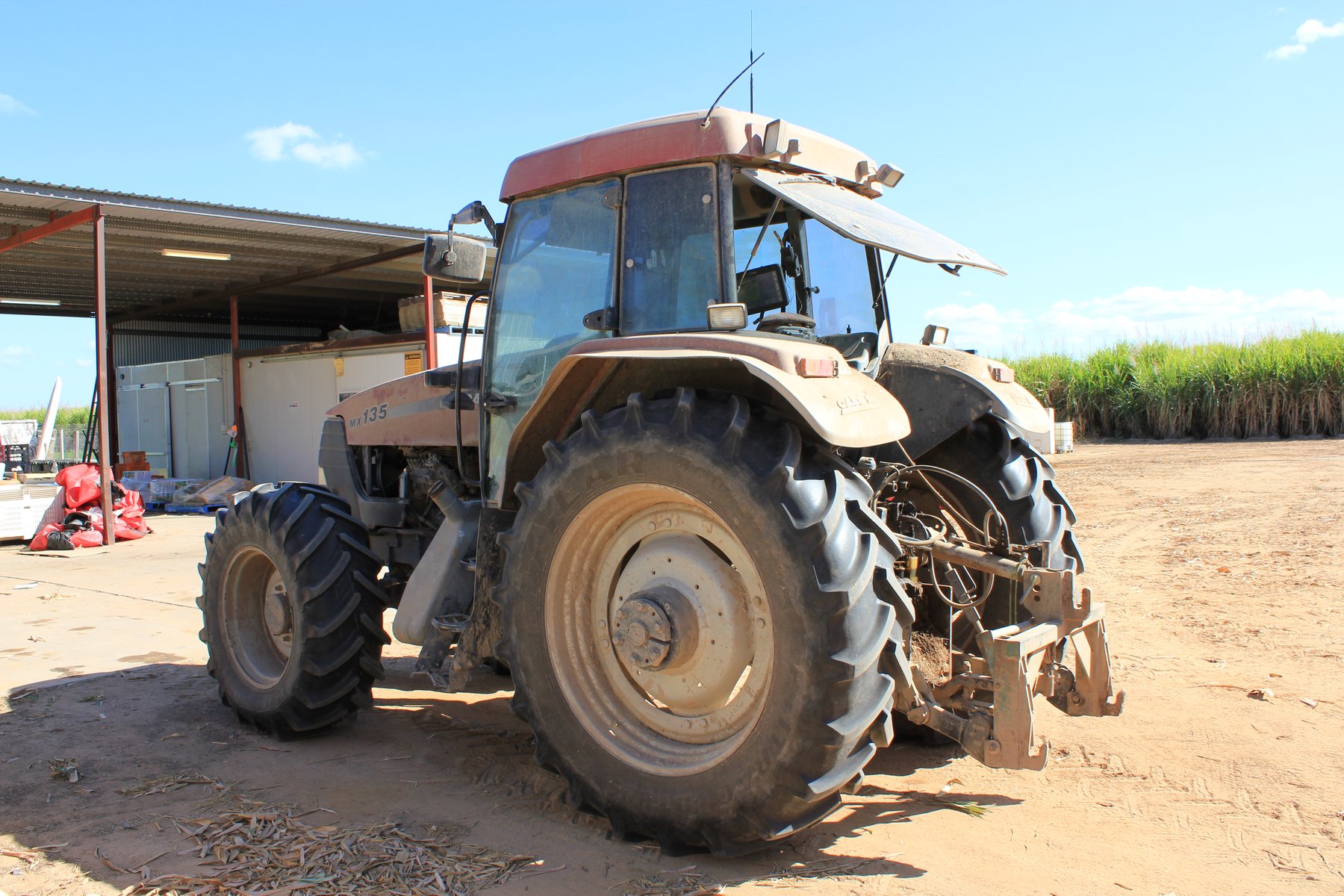 Tractor Case IH MX 135-4X4/270