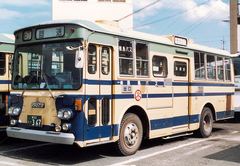 Isuzu BA Tavara-auto 2ov 2499cm3 A