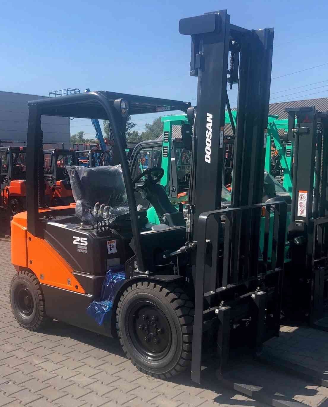Gabelstapler Doosan D25