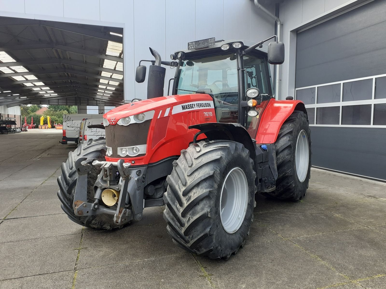 Tractor AGCO Massey Ferguson MF 7618
