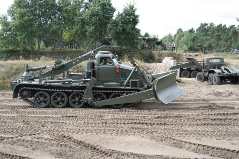 Engineer & recovery vehicles OJSC BUDSHLIAKHMASH BAT-M