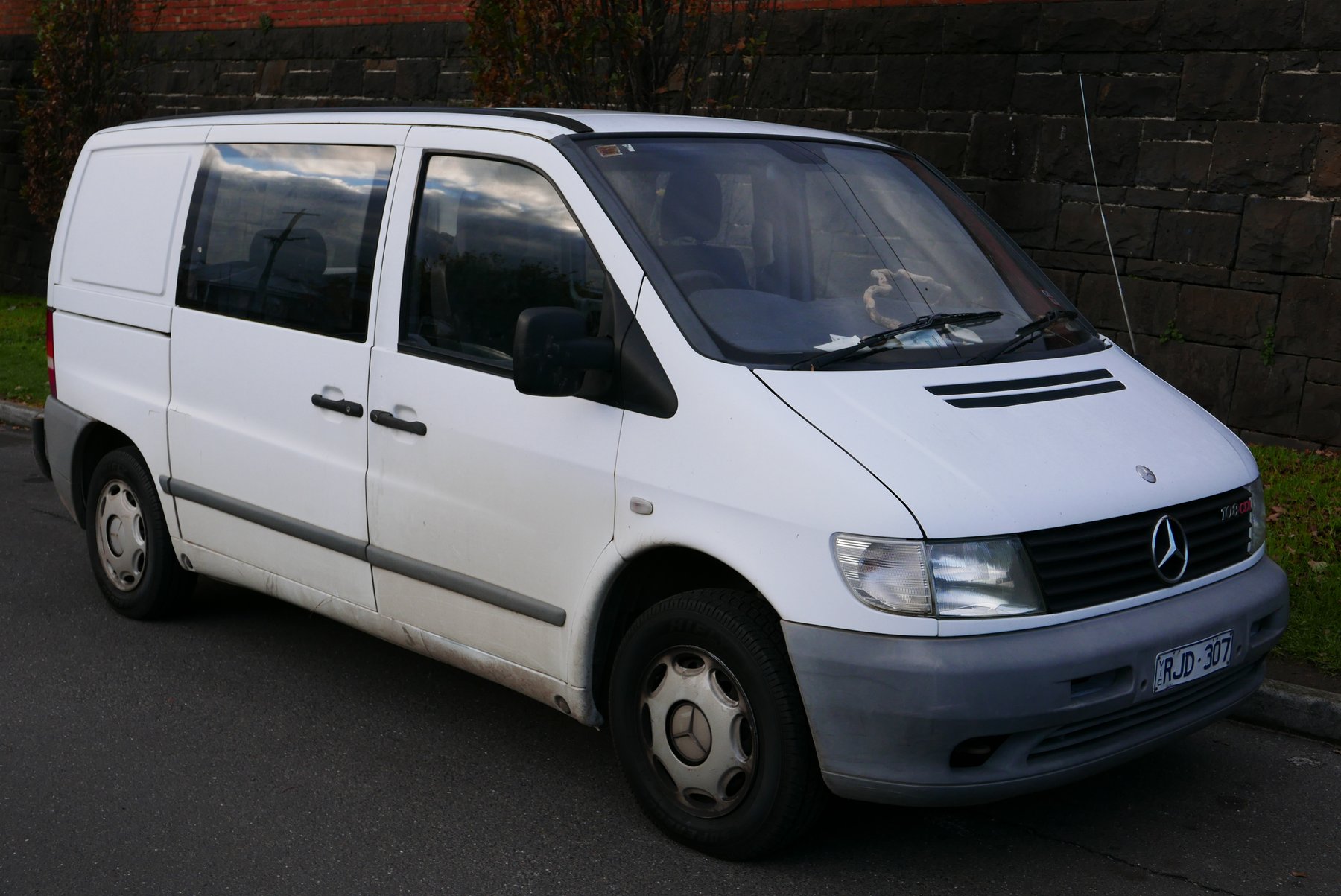 Van Mercedes Benz VITO 108D