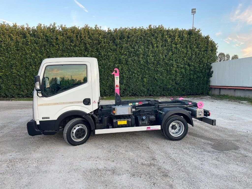 Van Nissan VANETTE 2.0D 500