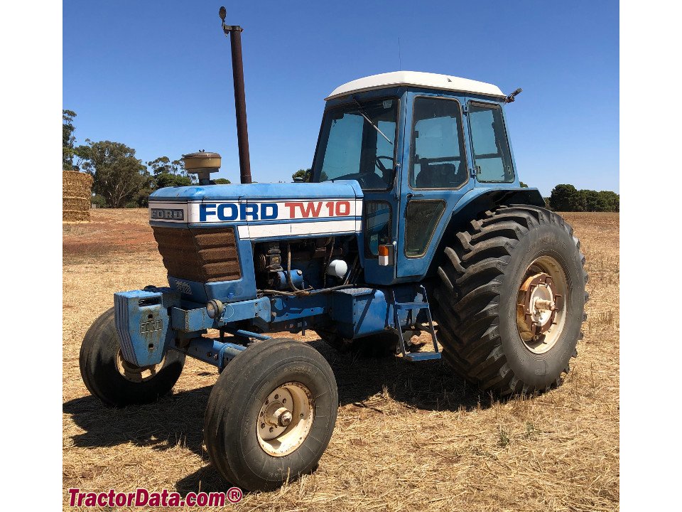 Tractor Ford TW10