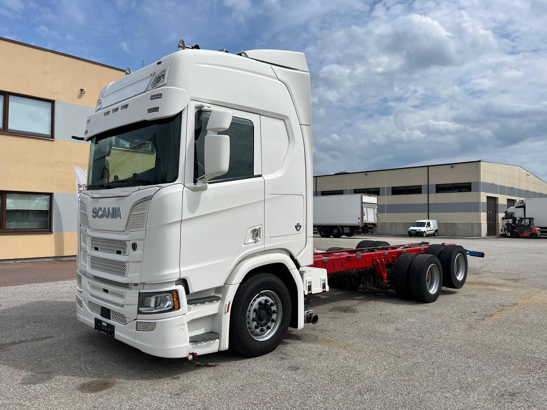 Truck Scania 16 LB-B-ASA7-6X2/550+135
