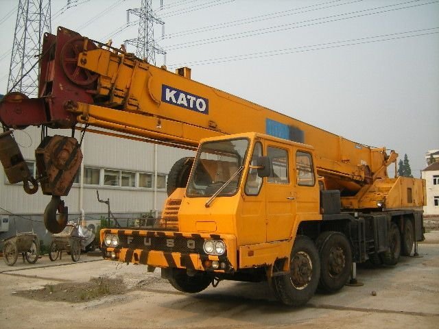 Mobile & rough terrain cranes Kato NK300E-V