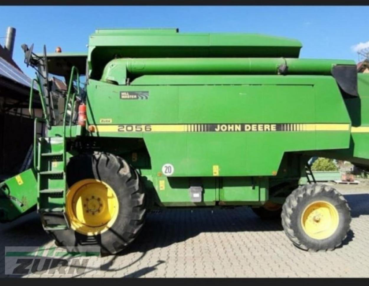 John Deere 2056
