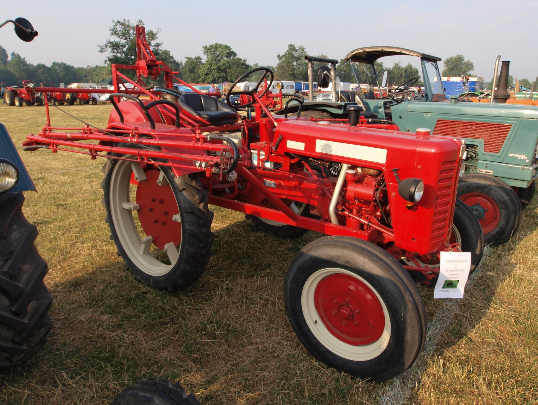 Tractor McCormick D-215