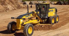 Komatsu GD705R-2