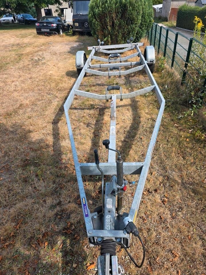 Anhänger Pega M 2000