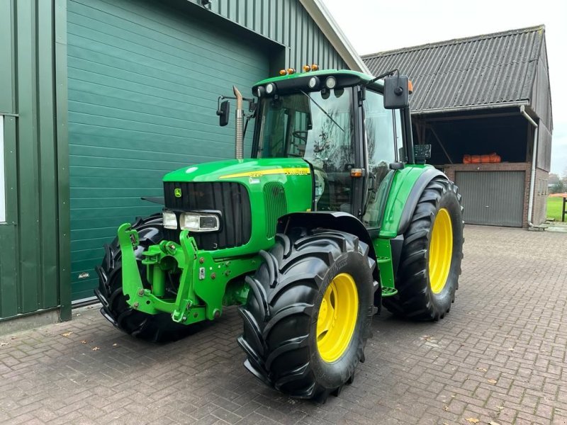 Tractor John Deere M6220