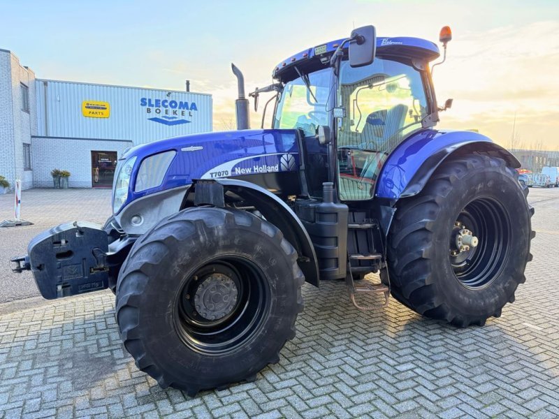 Tractor Case New Holland T 7040