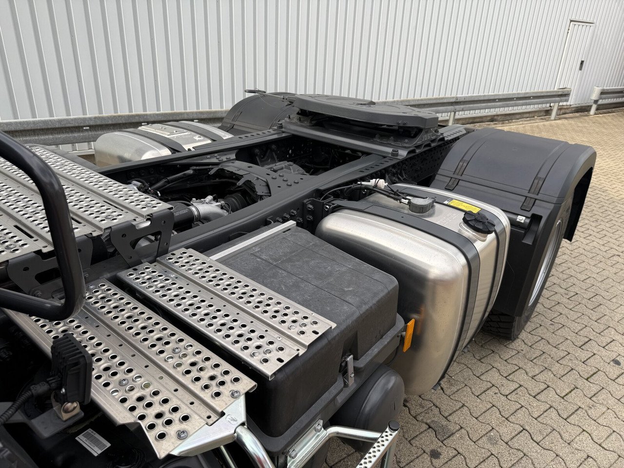 Truck Mercedes Benz AROCS 4946