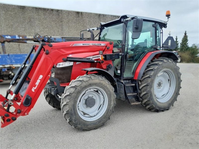 Massey Ferguson MF5710