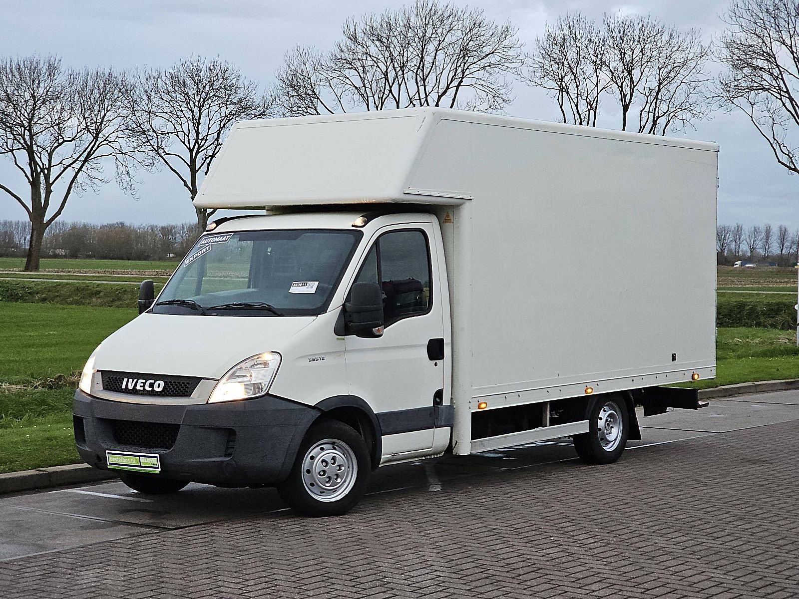 Van Iveco Cam S35/35-12