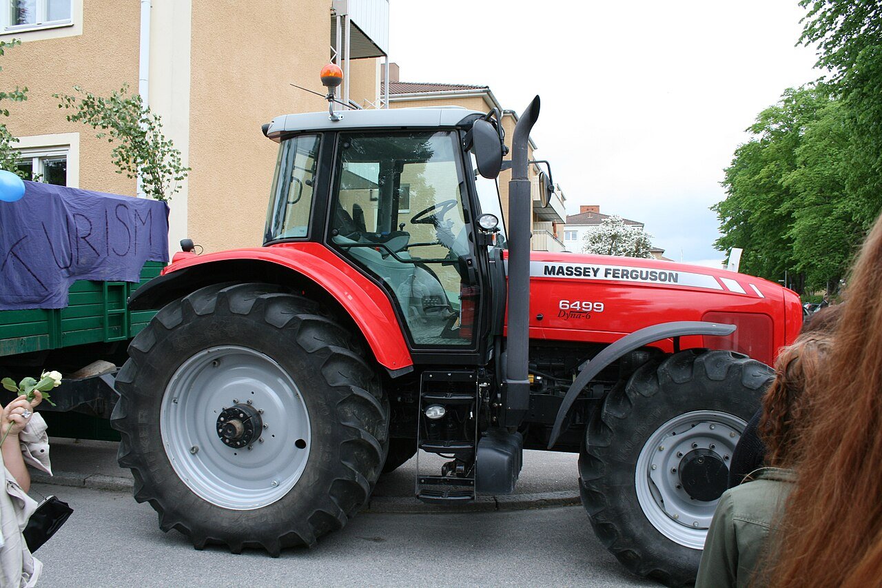 Tractor Massey Ferguson 6499