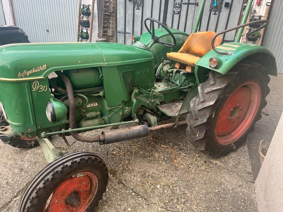 Tractor Deutz D 30 S-Plantage