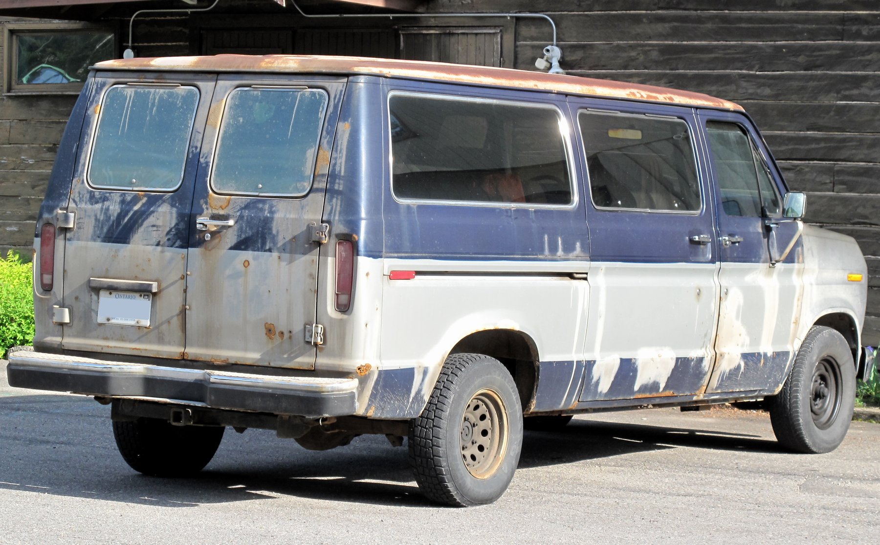 Ford E150 VAN