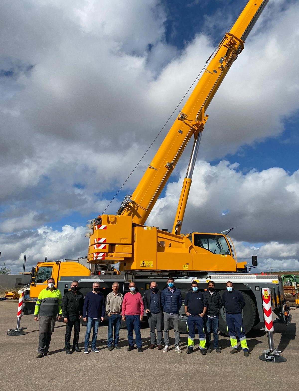 Crane Tadano Demag 100SE
