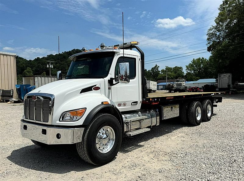 Truck Paccar Model 548
