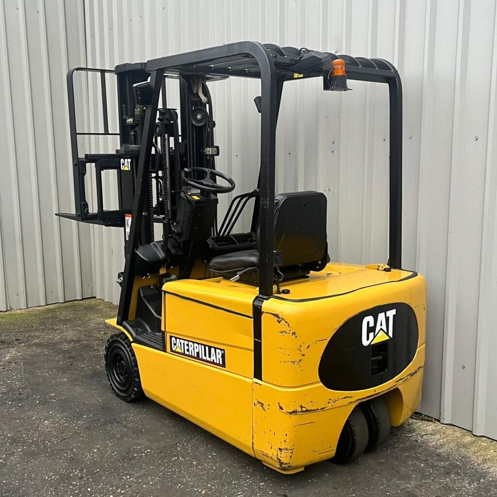 Electric forklifts CAT Lift Trucks EP18KT