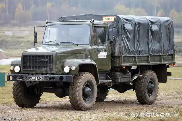 Pojazdy wojskowe i specjalne Gaz ГАЗ-33086 «Земляк»