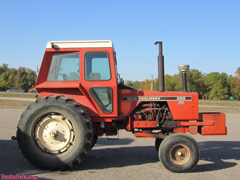 Tractor Allis Gleaner Corporation DT - 200
