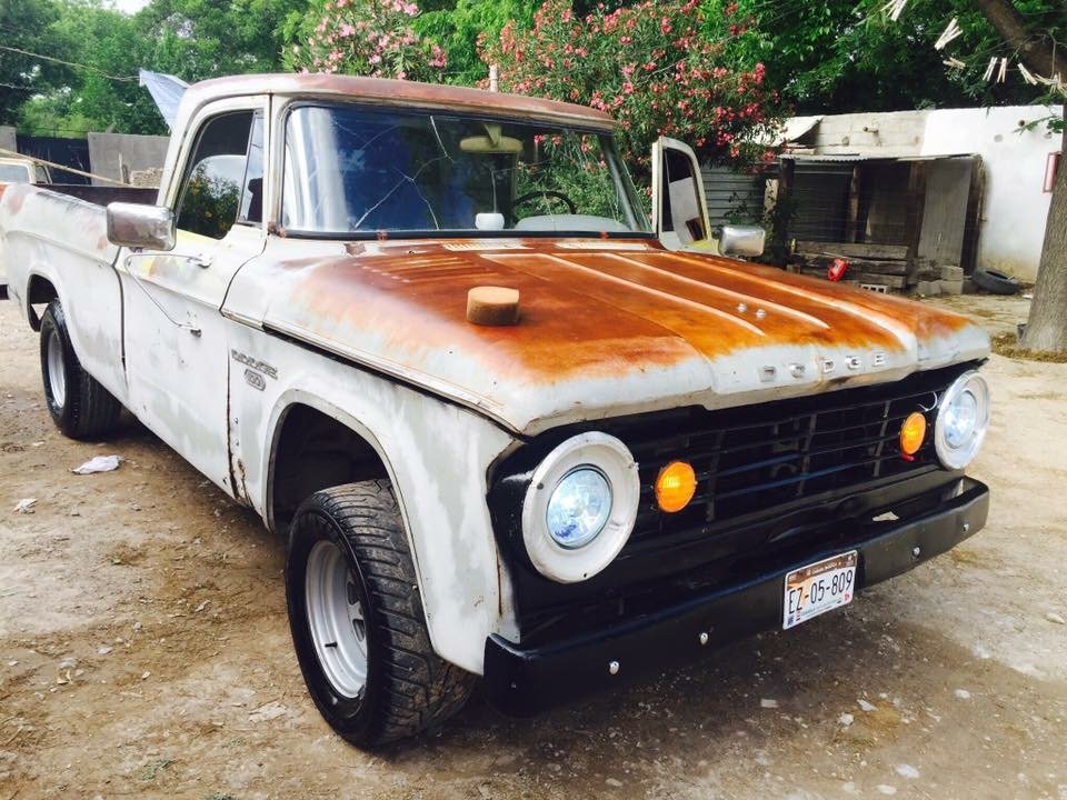 Van Dodge D100 PICK UP