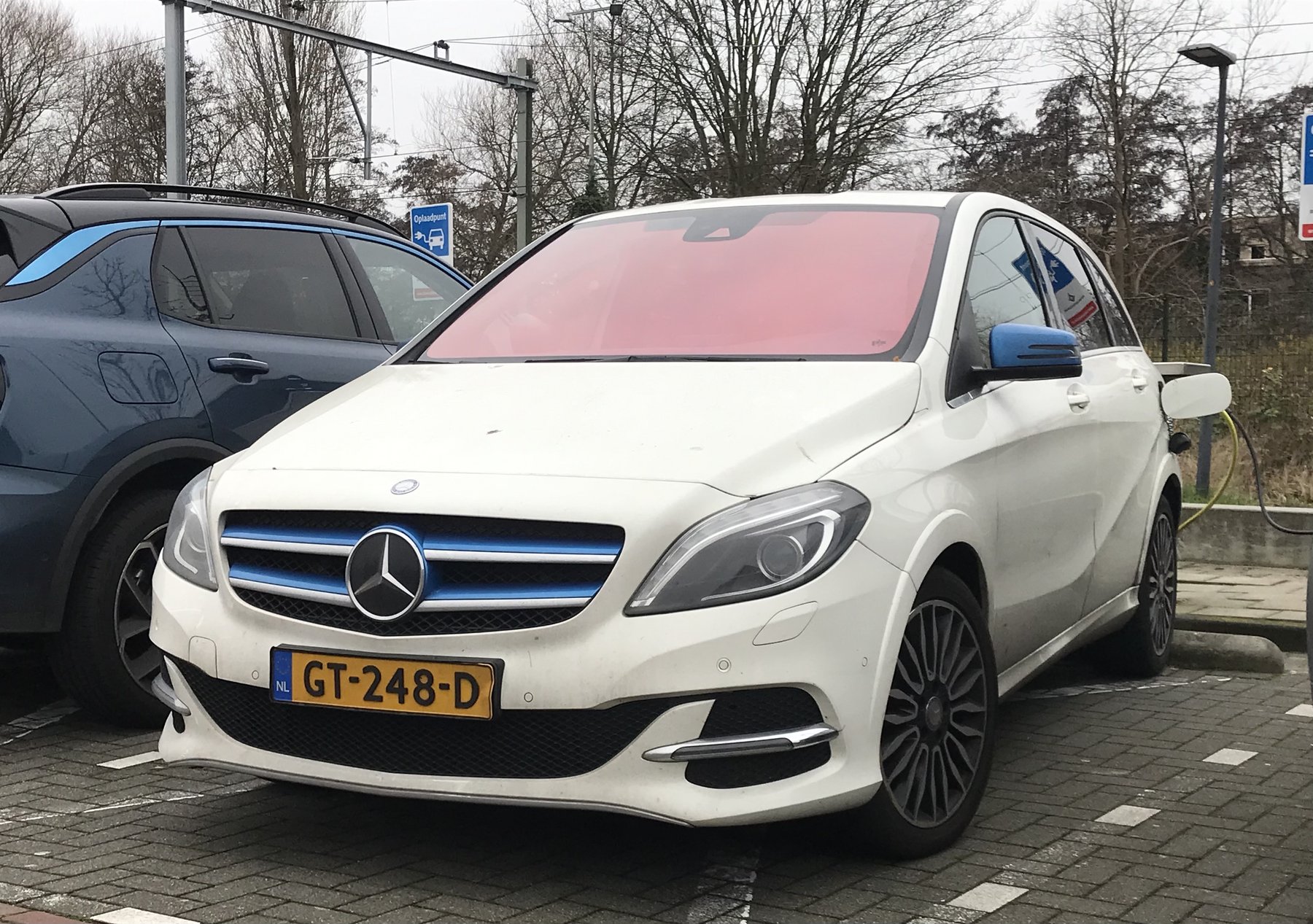 Van Mercedes Benz B 250 e
