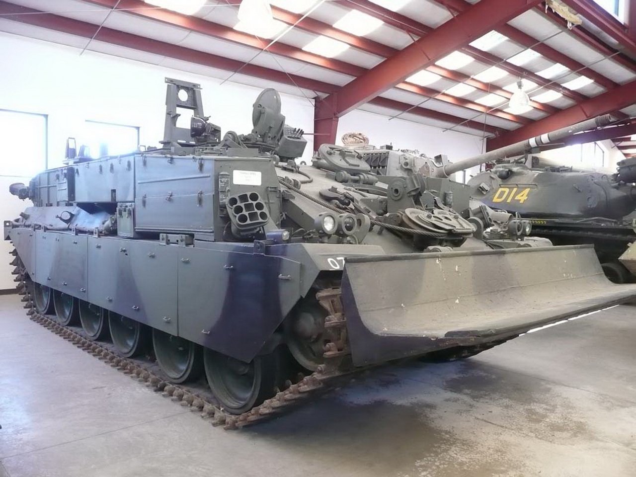 Engineer & recovery vehicles UK military FV4204 Chieftain ARV
