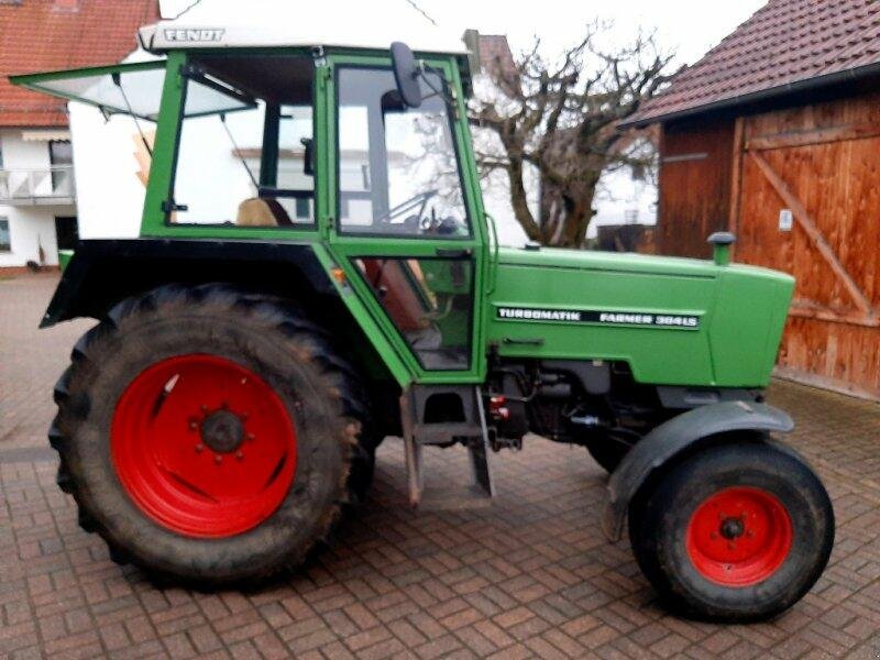 Traktor Benye 304