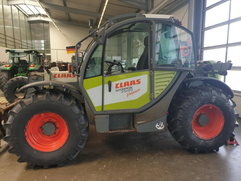 Tractor CLAAS 7040 SCORPION