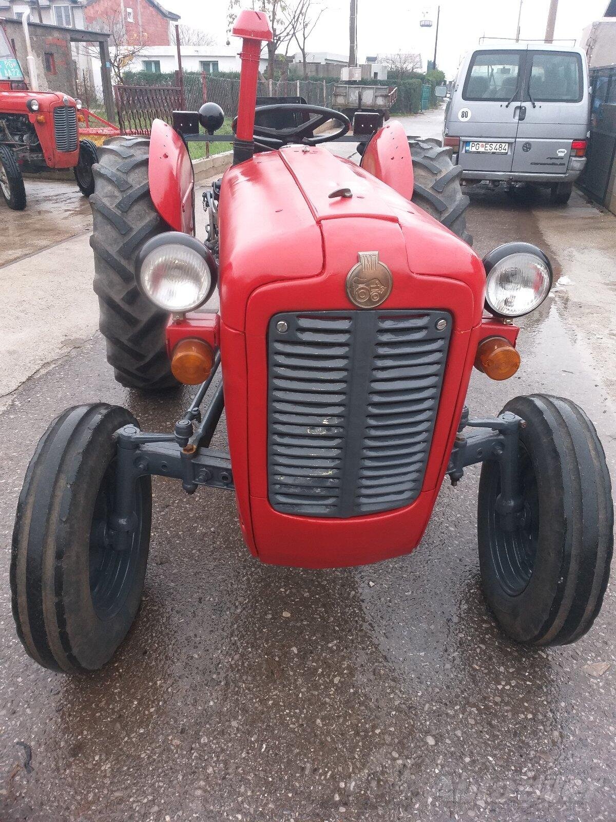 Traktor IMT 5100
