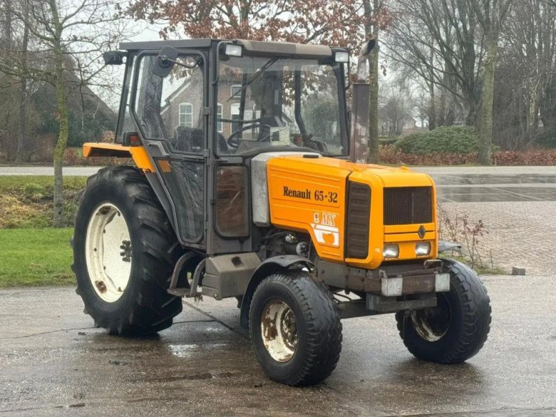 Tractor Renault 65-32 MX