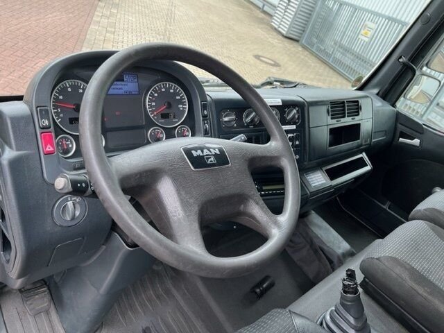 Truck MAN TGL 8.180 4X2 BL