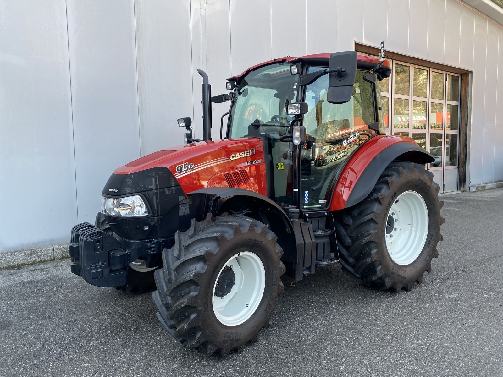 Tractor Case IH Farmall 95
