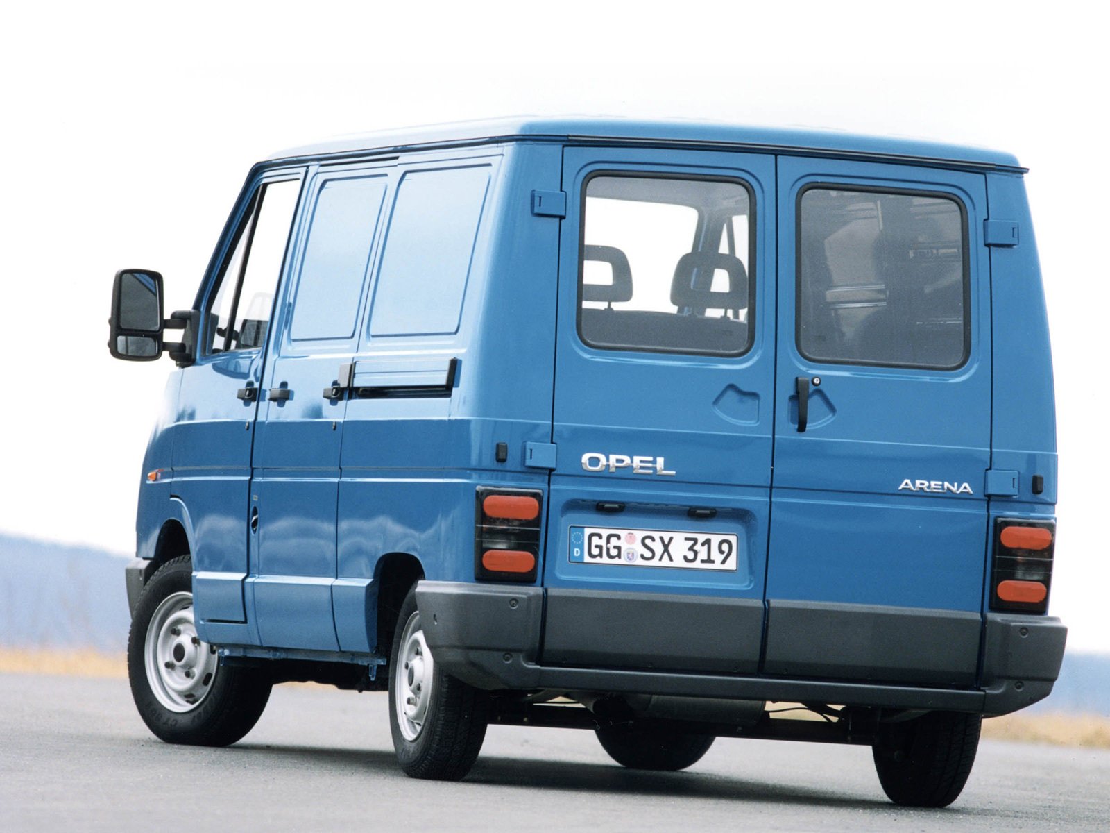 Transporter Opel Arena