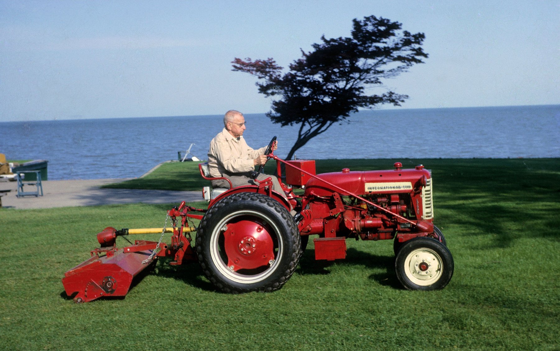 Tractor International Harvester CUB LO-BOY