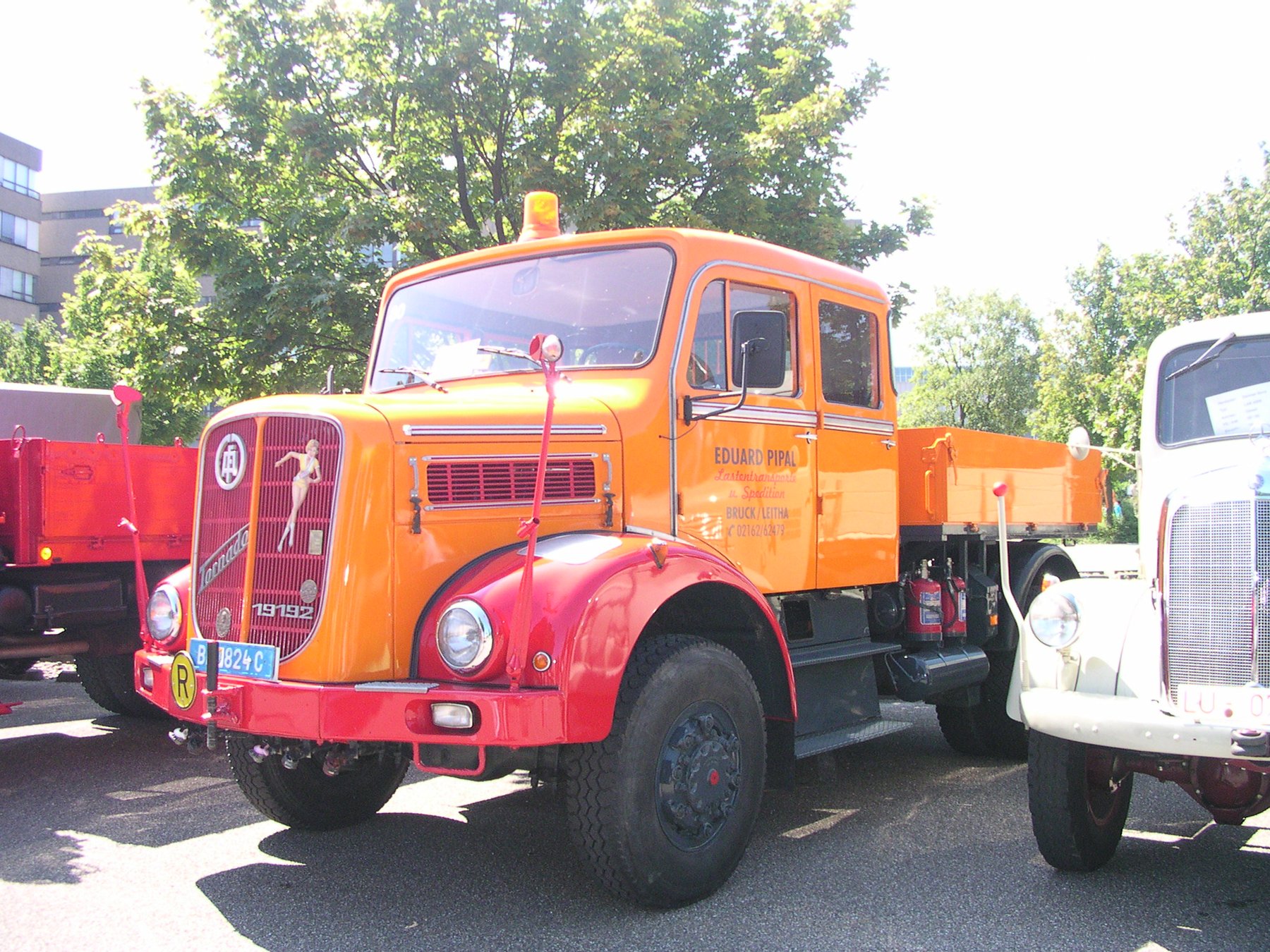Lastwagen DAF OPRIJCF 28-79