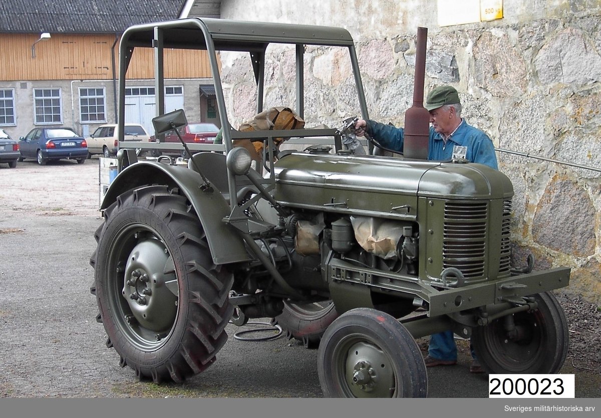 Tractor Volvo T-23