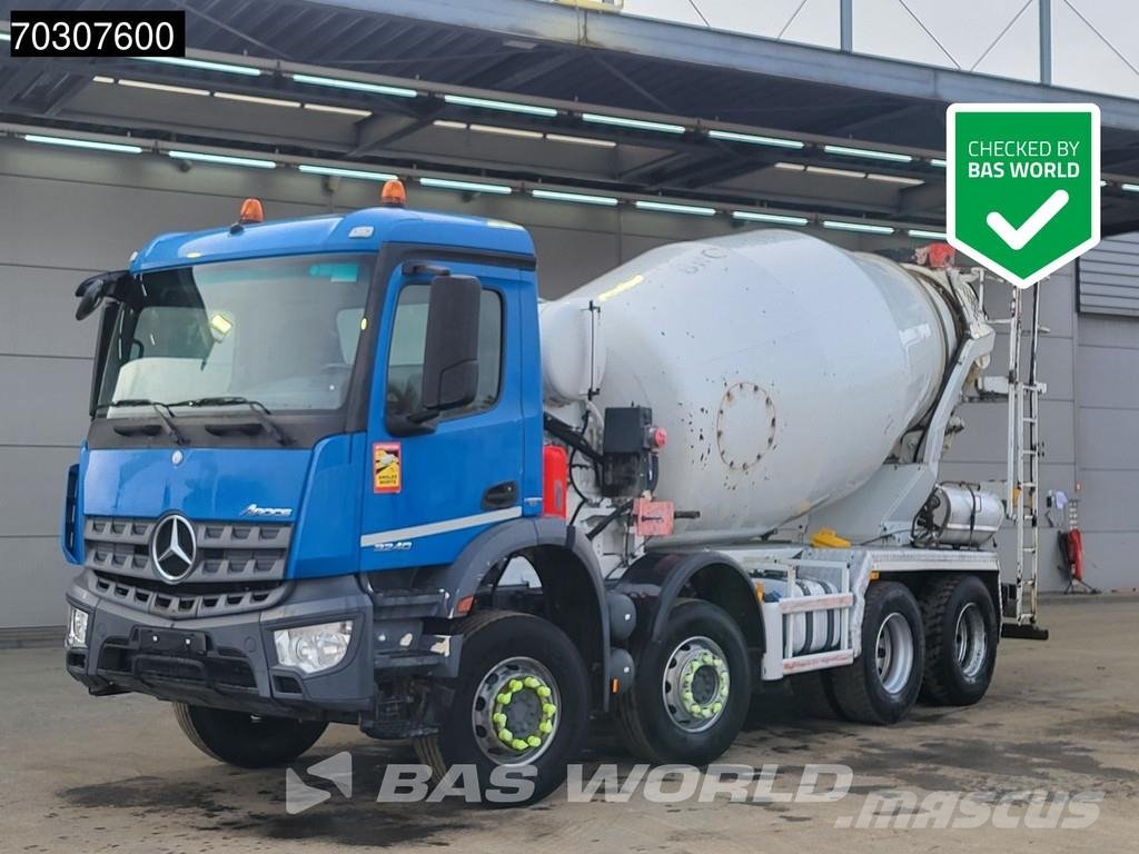 Truck Mercedes Benz AROCS 3240 8X4