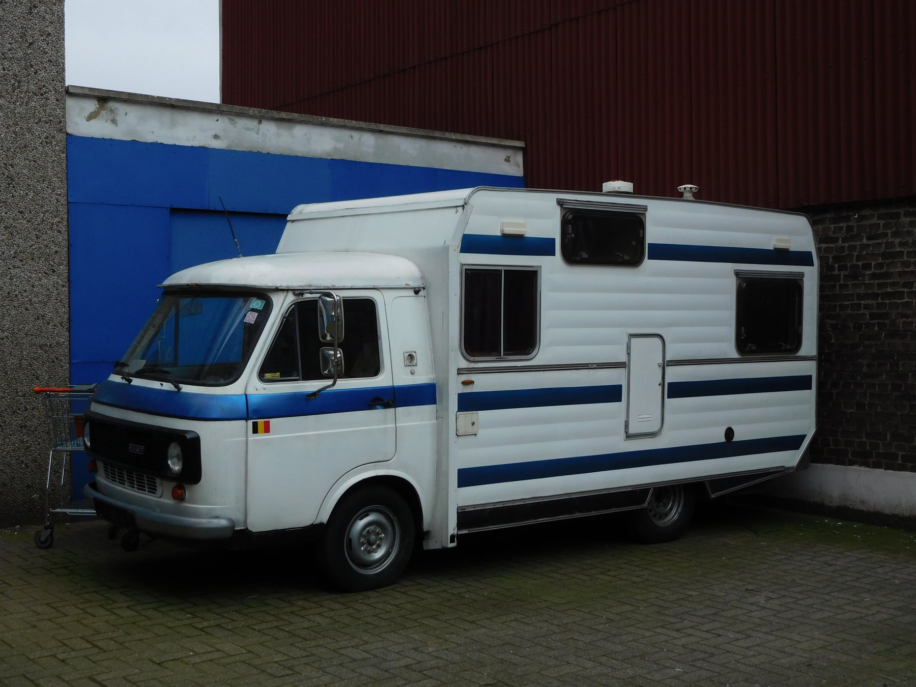 Van Fiat 230BBMAA KAMPEERAUTO