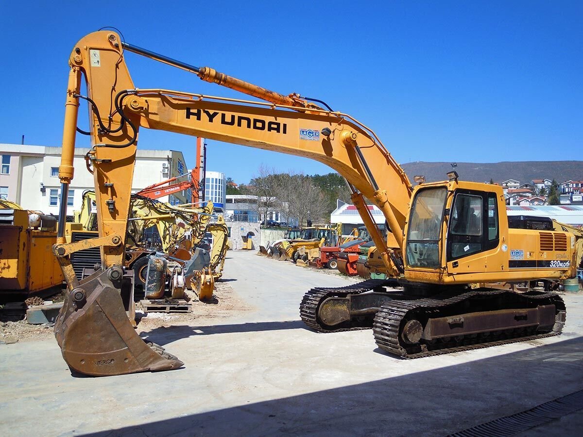 Excavator Hyundai R320NLC-7A