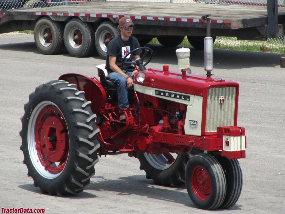 Tractor Farmall Chisholm-Ryder 504 High Crop