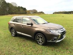 Mitsubishi OUTLANDER 2.2 DID INSTYLE TC-SST 4WD PANELVAN