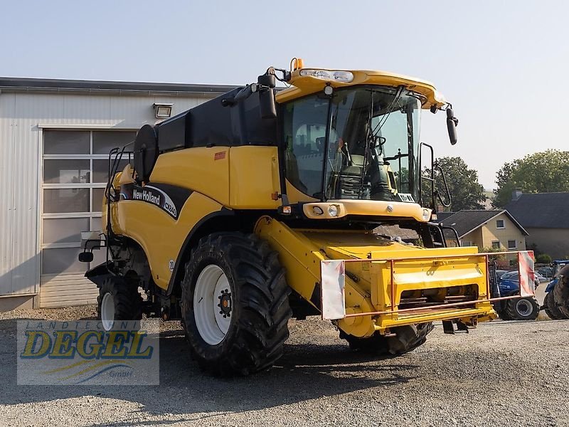 Combines New Holland (CNH) CX840