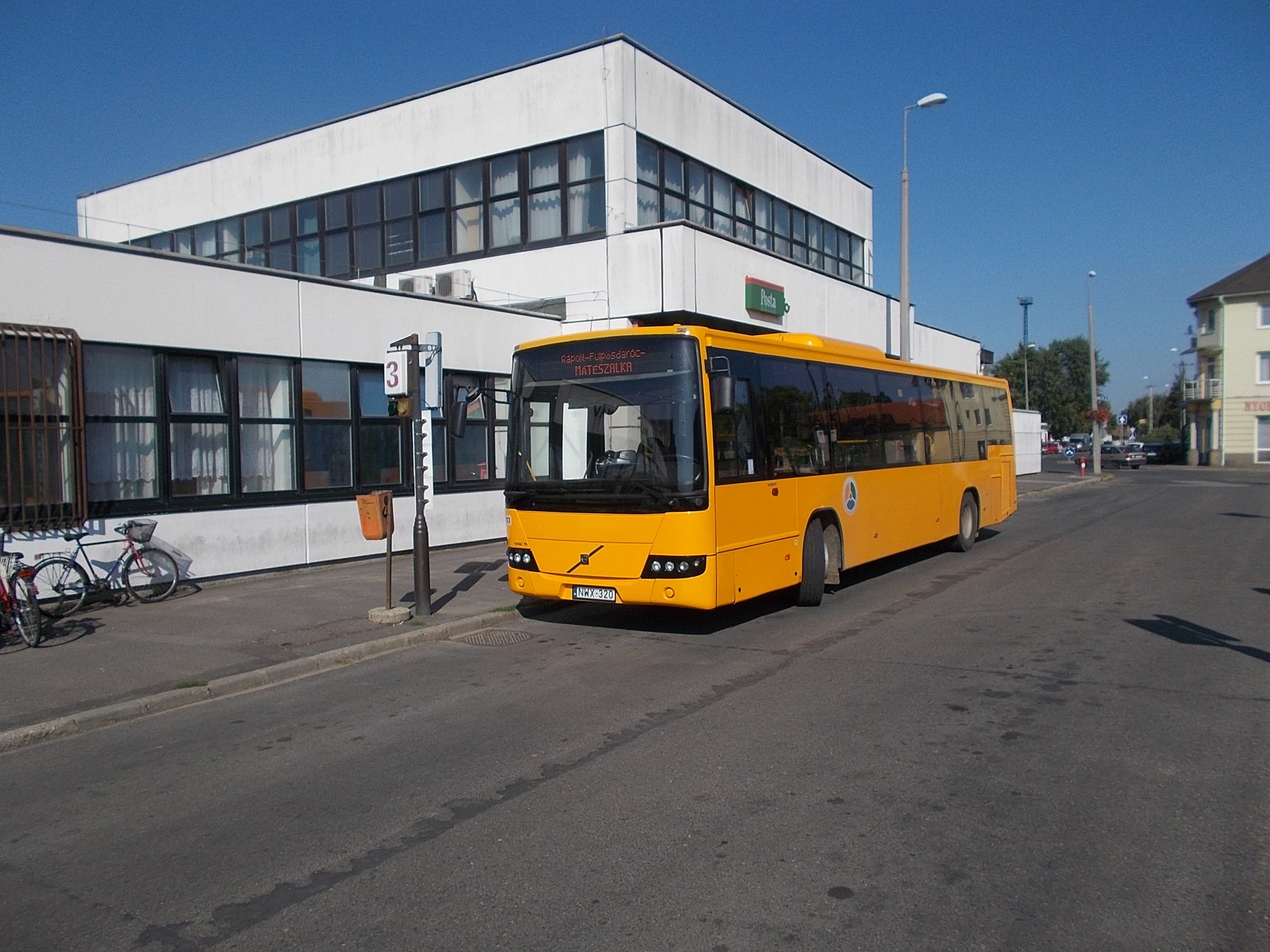 Volvo 320 4X2
