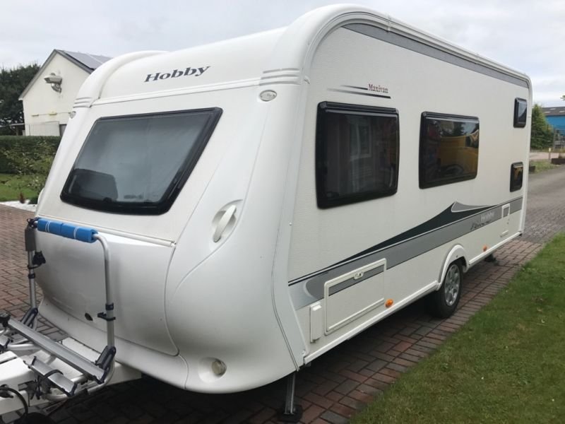 Przyczepy samochodowe do 3,5 t HOBBY 490 KMF / De Luxe