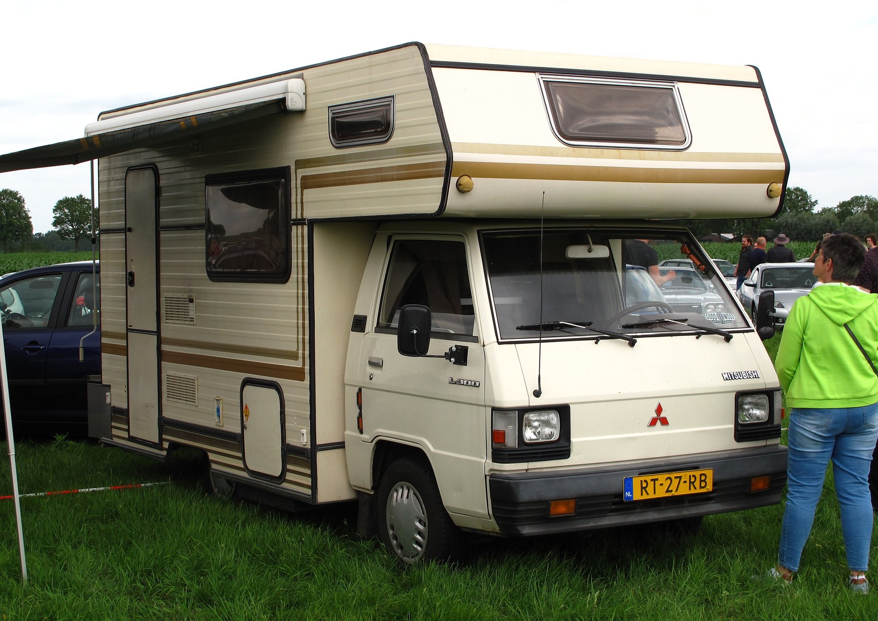 Van Mitsubishi L030P CAMPER