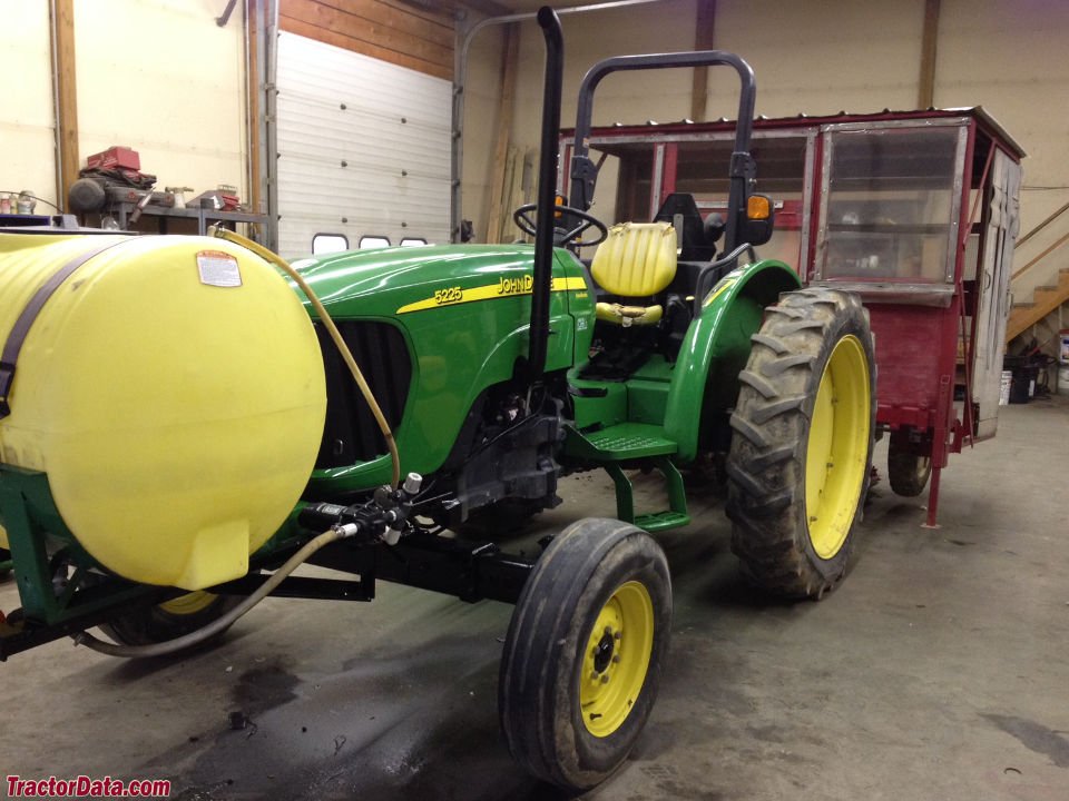 John Deere 5225